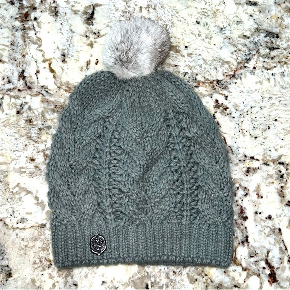 Vince Camuto Accessories - Vince Camuto Gray Cable Knit Fur Pom Pom Beanie